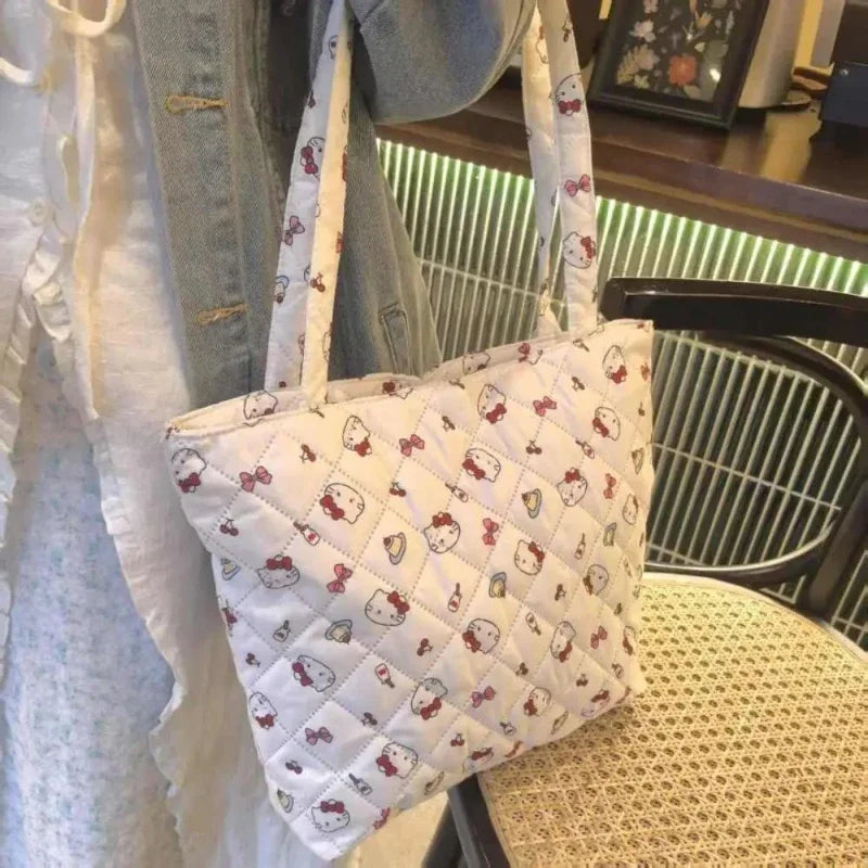 حقيبة تسوق مبطنة من سانريو هالو كيتي لخريف 2025، حقيبة كتف كبيرة الحجم من القطن المنفوخ بتصميم كاواي، محفظة لطيفة للنساء المراهقات