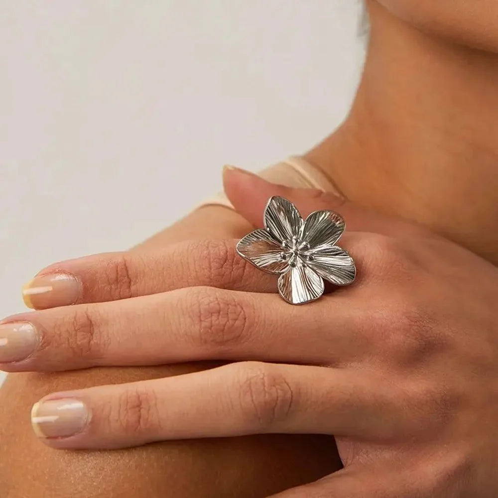 Elegant Stainless Steel Big Bloom Flower Rings For Women Gold Color Sun Starfish Open Ring Finger Jewelry Wedding Her Gift Punk