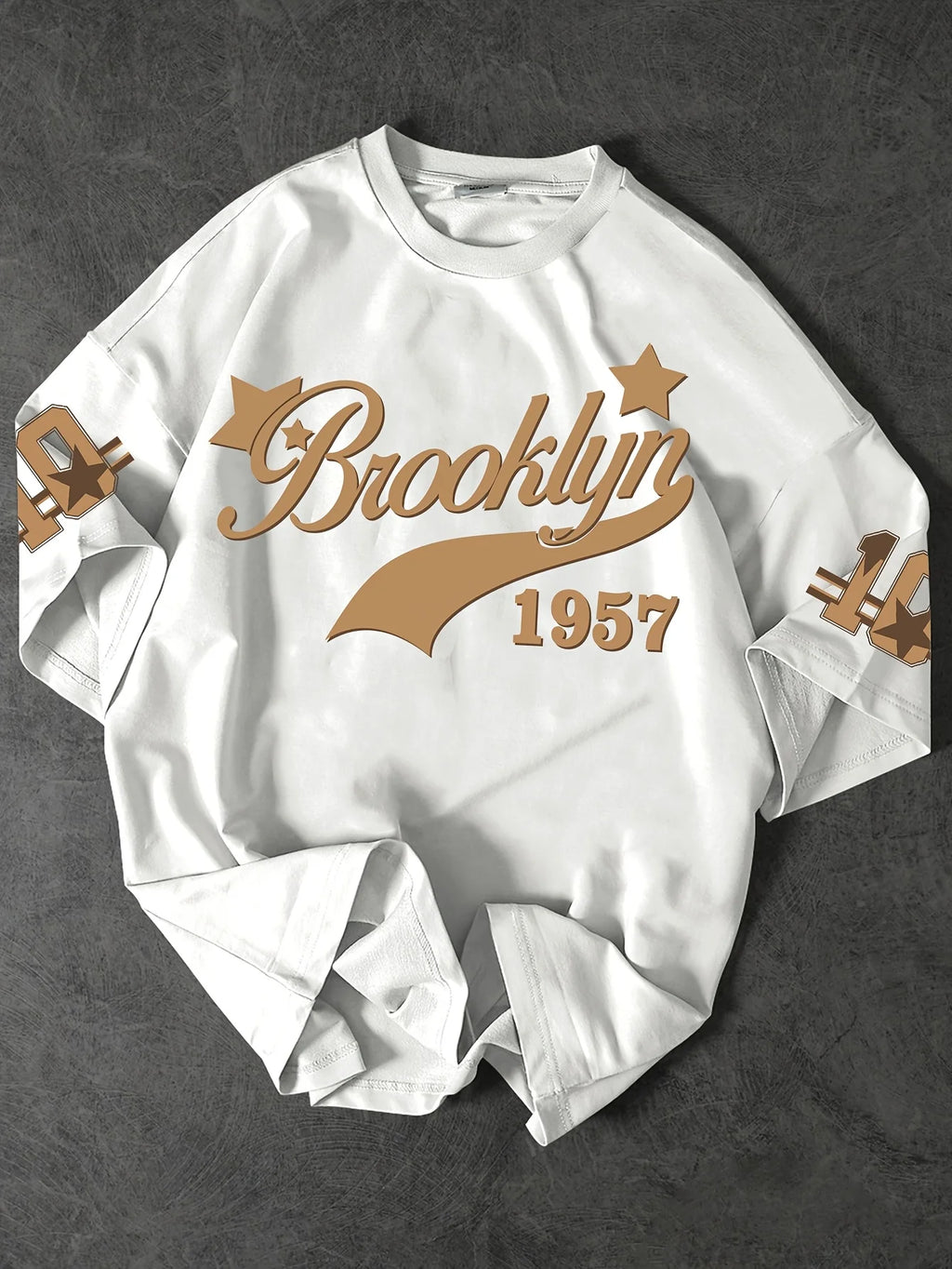 تي شيرت رجالي عصري مطبوع عليه حروف صيف 1957 برقبة دائرية قابلة للتنفس مناسب للأنشطة الخارجية في المناطق الحضرية غير الرسمية