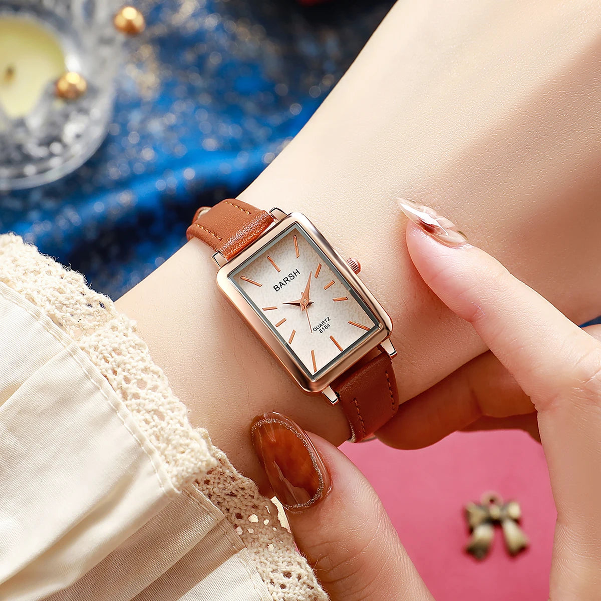 ساعة كوارتز بسيطة وأنيقة بحزام مربع الشكل