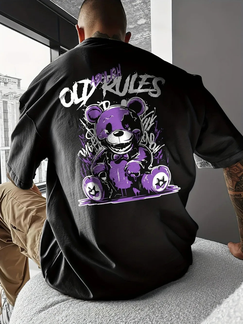 تيشيرت رجالي صيفي جديد رائج للغاية، مطبوع عليه حروف على شكل دب تيدي، مريح وجيد التهوية، برقبة دائرية، مناسب للارتداء في الهواء الطلق، بتصميم عصري أنيق.