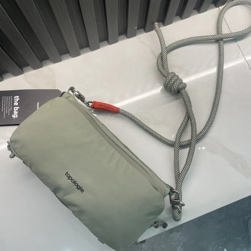 حقيبة كوب الماء الرياضية الجديدة المقاومة للماء ذات الشعبية الكبيرة هذا العام هي حقيبة وسادة تحت الإبط متعددة الاستخدامات ومميزة