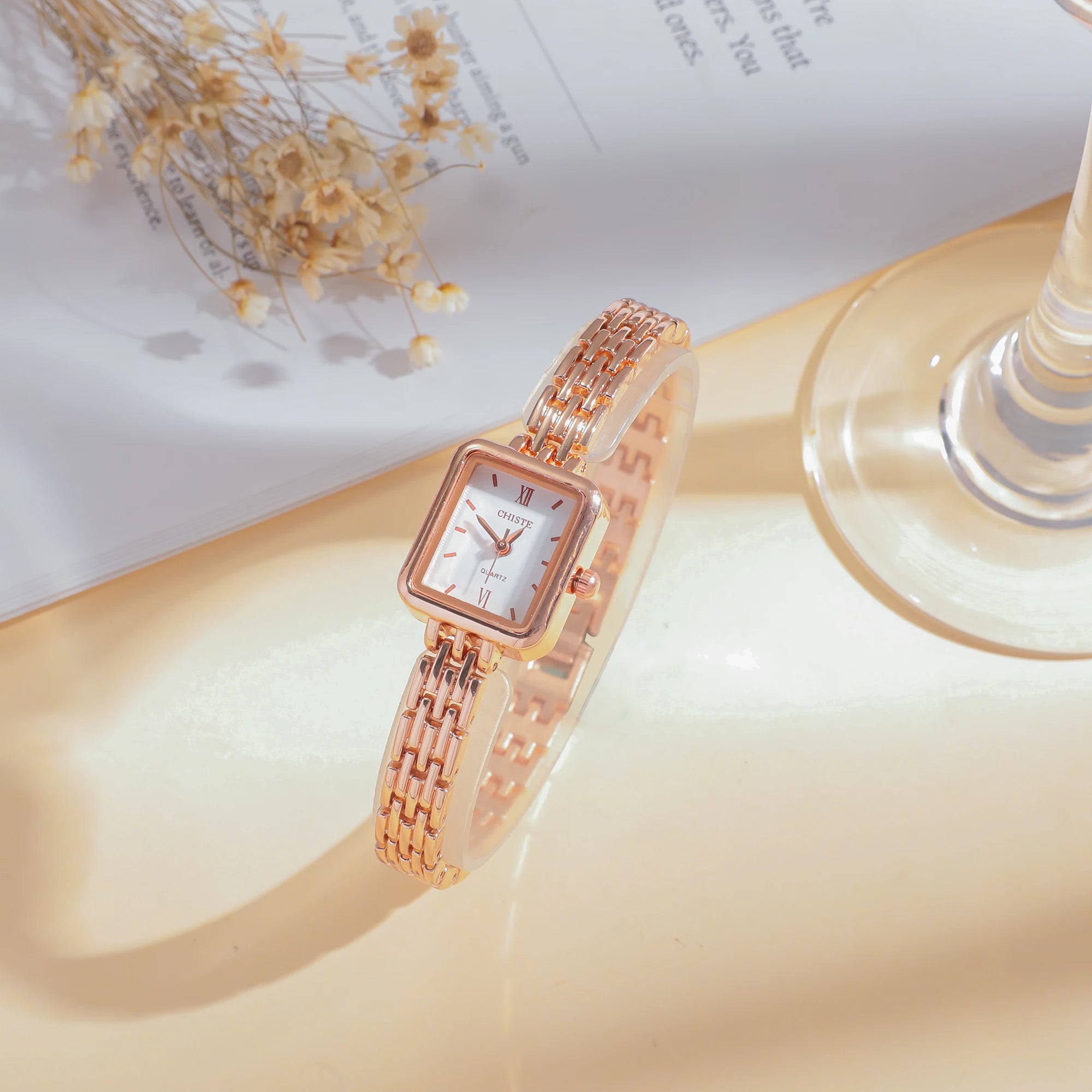 ساعة نسائية مربعة بسيطة جديدة تعمل باللف، سوار فولاذي، ساعة كوارتز عصرية