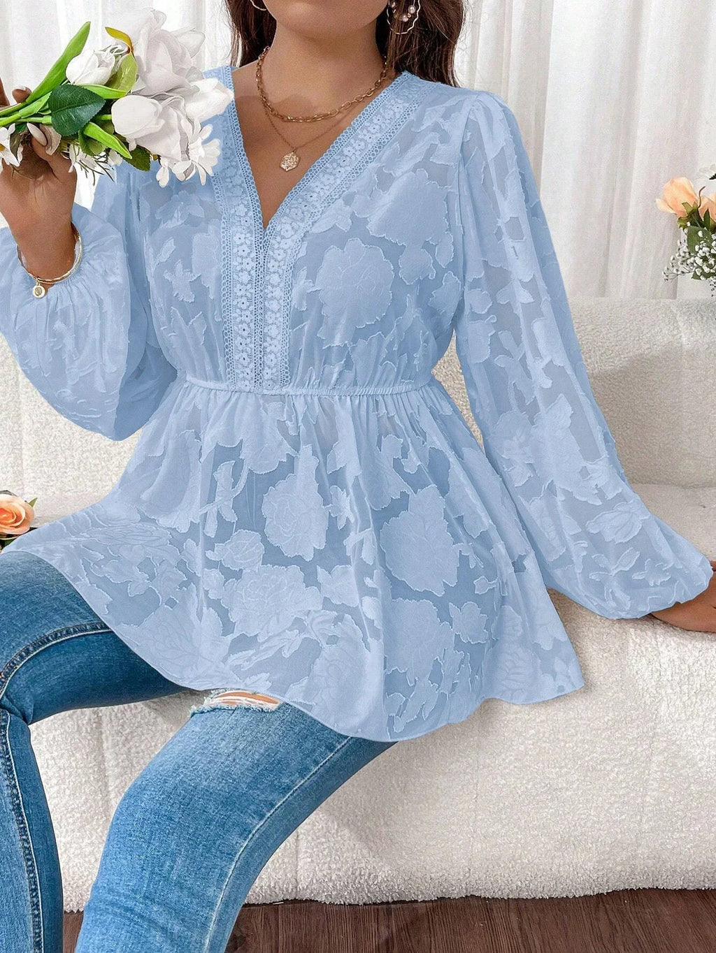 Ladies' oversized V-neck elegant embossed cutout pattern lotus leaf edge blouse lantern sleeve elegant shirt plus size V-neck lo