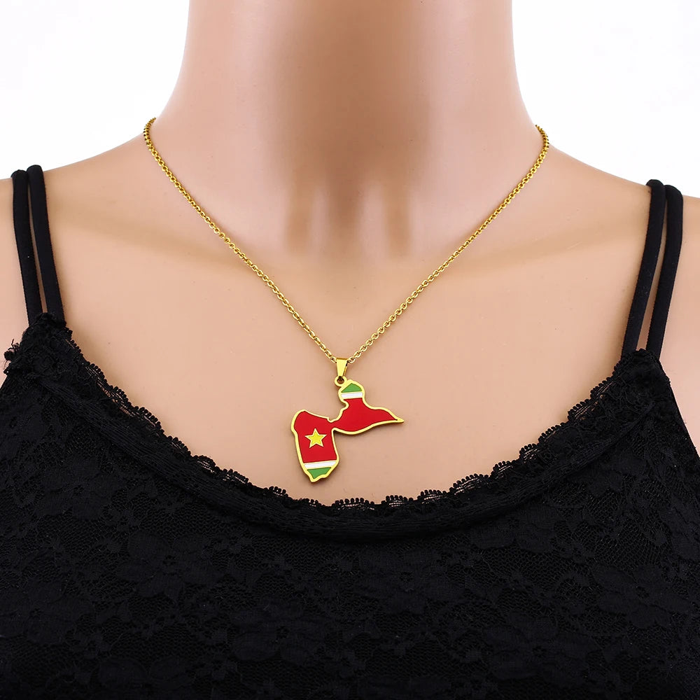 قلادة مطلية بالمينا على شكل خريطة غوادلوب من الفولاذ المقاوم للصدأ للنساء غوادلوب باللون الذهبي مجوهرات هدايا حفلات أعياد الميلاد العرقية