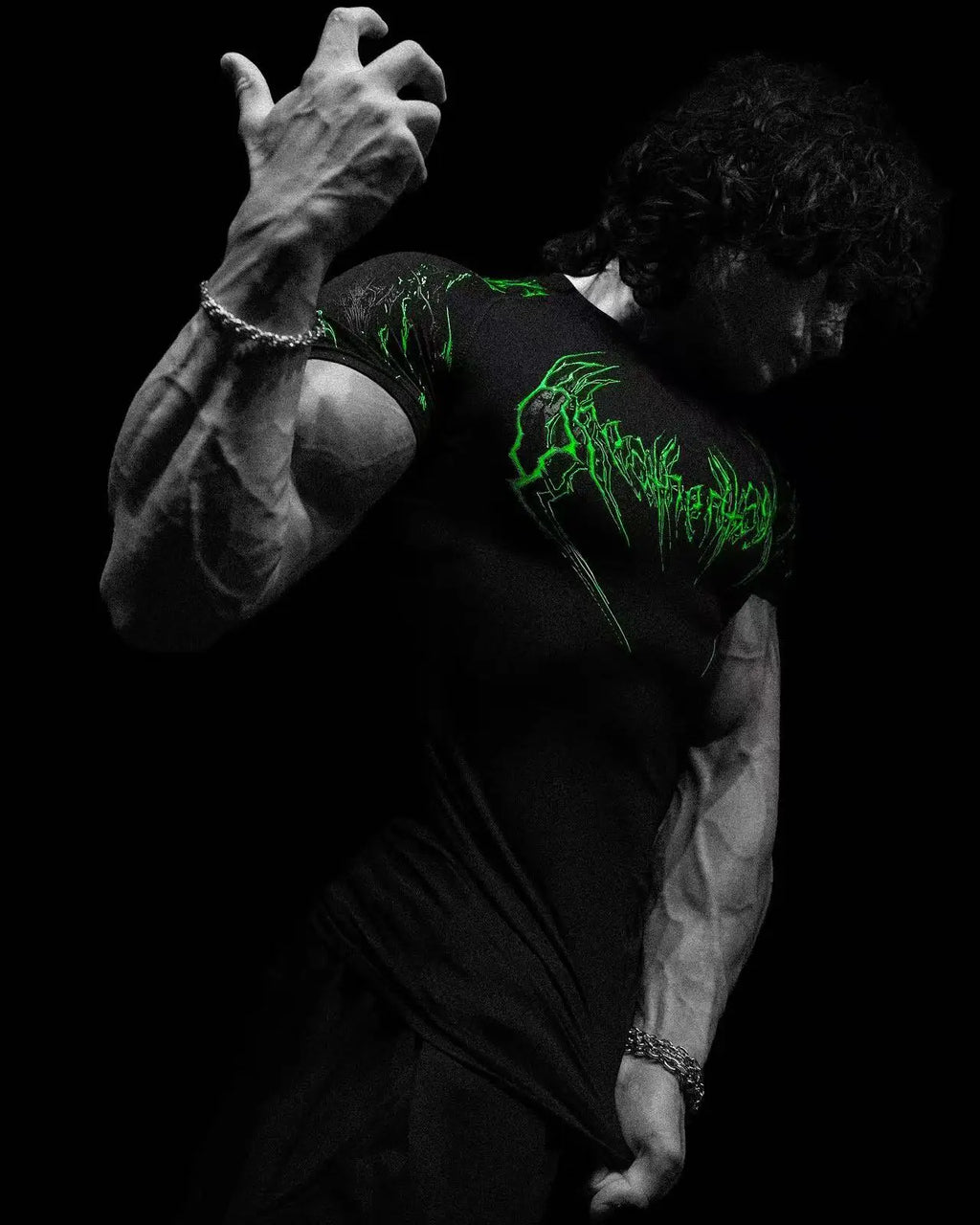 تي شيرت رجالي رياضي بأكمام قصيرة وعملي داكن اللون بتصميم وحش الليل الجديد المتقدم بتصميم قوطي تجريدي من عضلة الطوطم