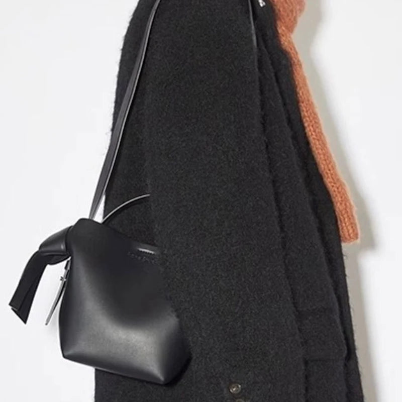 حقيبة نسائية جديدة من الجلد الأصلي لخريف وشتاء 2025 بتصميم بسيط من جلد البقر، حقيبة كتف أنيقة ومتعددة الاستخدامات