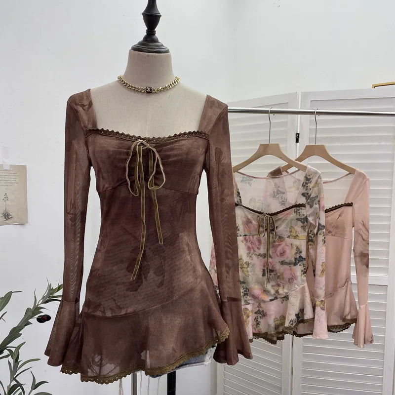 تي شيرت ISAROSE Vintage Tie Dyeing Tops للنساء بياقة مربعة وأكمام واسعة من القماش الشبكي المطاطي لفصل الربيع والخريف وحواف من الدانتيل غير المتماثلة