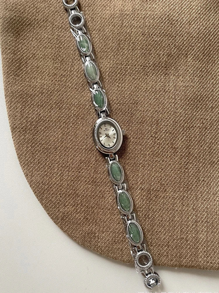 ساعات فاخرة راقية للنساء، ساعة يد أنيقة من اليشم الأخضر مع سوار كوارتز، هدية مثالية للنساء، ساعة أنيقة وعصرية.