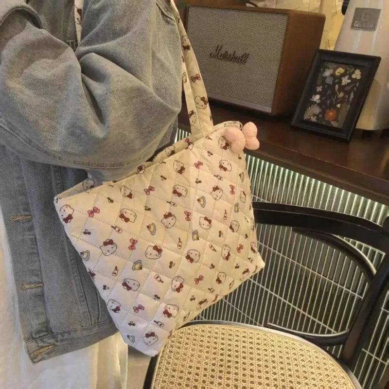 حقيبة تسوق مبطنة من سانريو هالو كيتي لخريف 2025، حقيبة كتف كبيرة الحجم من القطن المنفوخ بتصميم كاواي، محفظة لطيفة للنساء المراهقات
