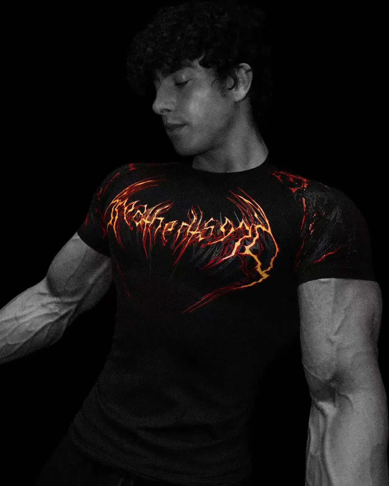 تي شيرت رجالي رياضي بأكمام قصيرة وعملي داكن اللون بتصميم وحش الليل الجديد المتقدم بتصميم قوطي تجريدي من عضلة الطوطم