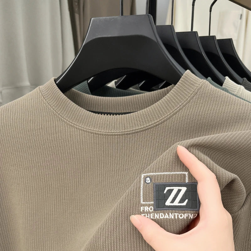 تي شيرت رجالي فاخر بأكمام طويلة ورقبة دائرية من العلامة التجارية الخريفية، مبيعات ساخنة جديدة مطرزة بحروف رائعة، ملابس مريحة وعصرية للرجال