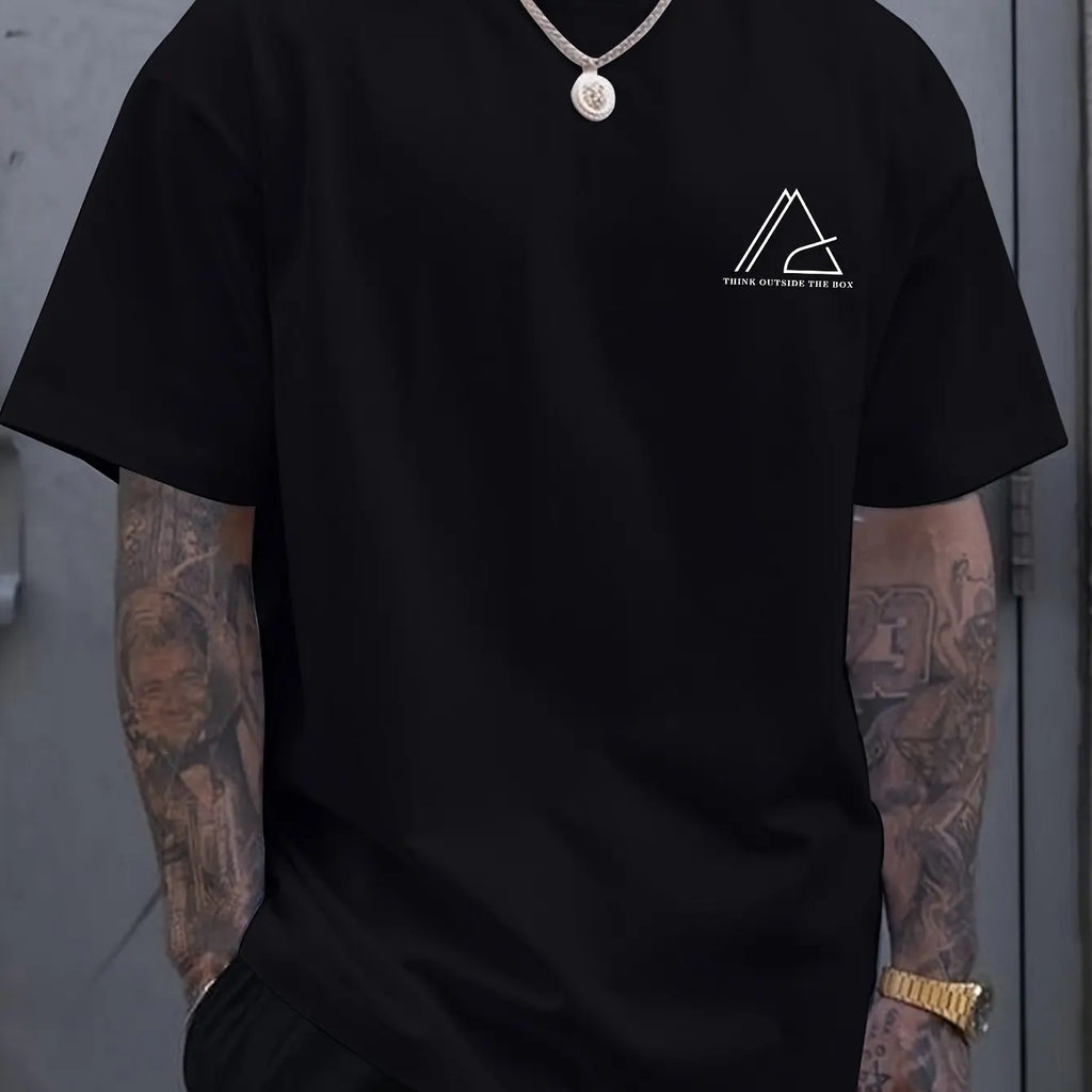 تيشيرت صيفي رجالي مريح وعملي، مصنوع من القطن الخالص 100%، بمقاسات واسعة، مطبوع عليه حروف هندسية، بياقة دائرية وأكمام قصيرة.