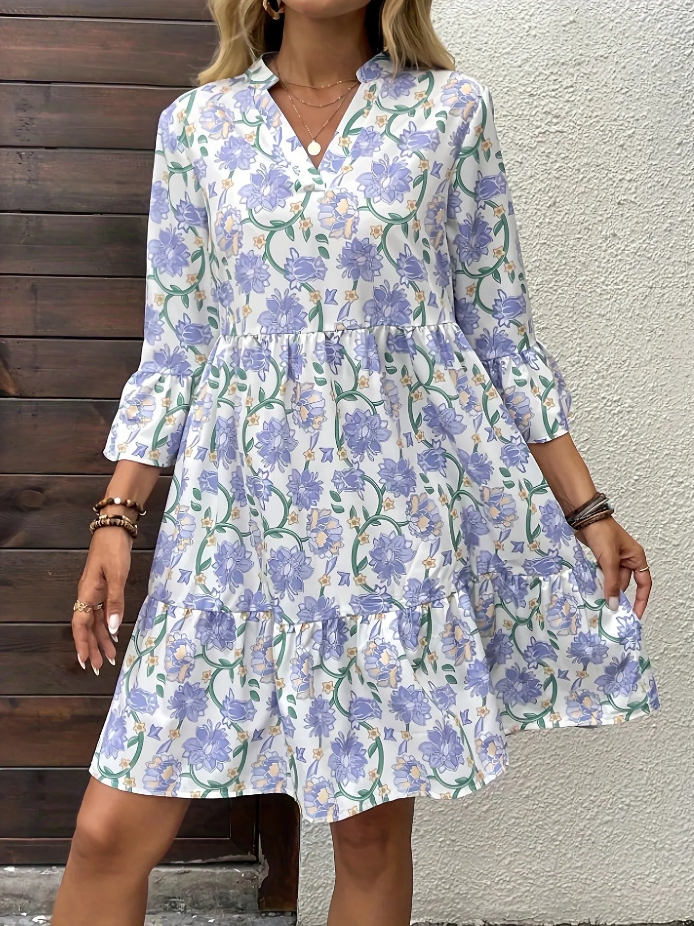 Ladies elegant casual floral print V-neck three-quarter bell-sleeved loose dress