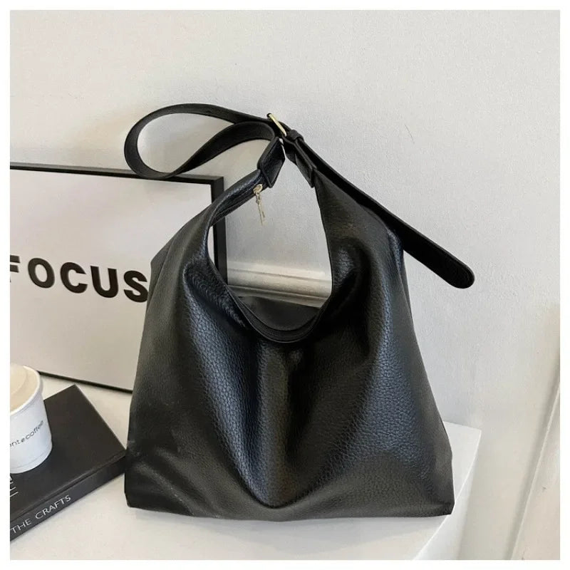 حقيبة توت جلدية عصرية للنساء لعام 2025، حقيبة كتف نسائية بسيطة كبيرة الحجم عالية السعة، حقائب يد نسائية، حقائب رسول