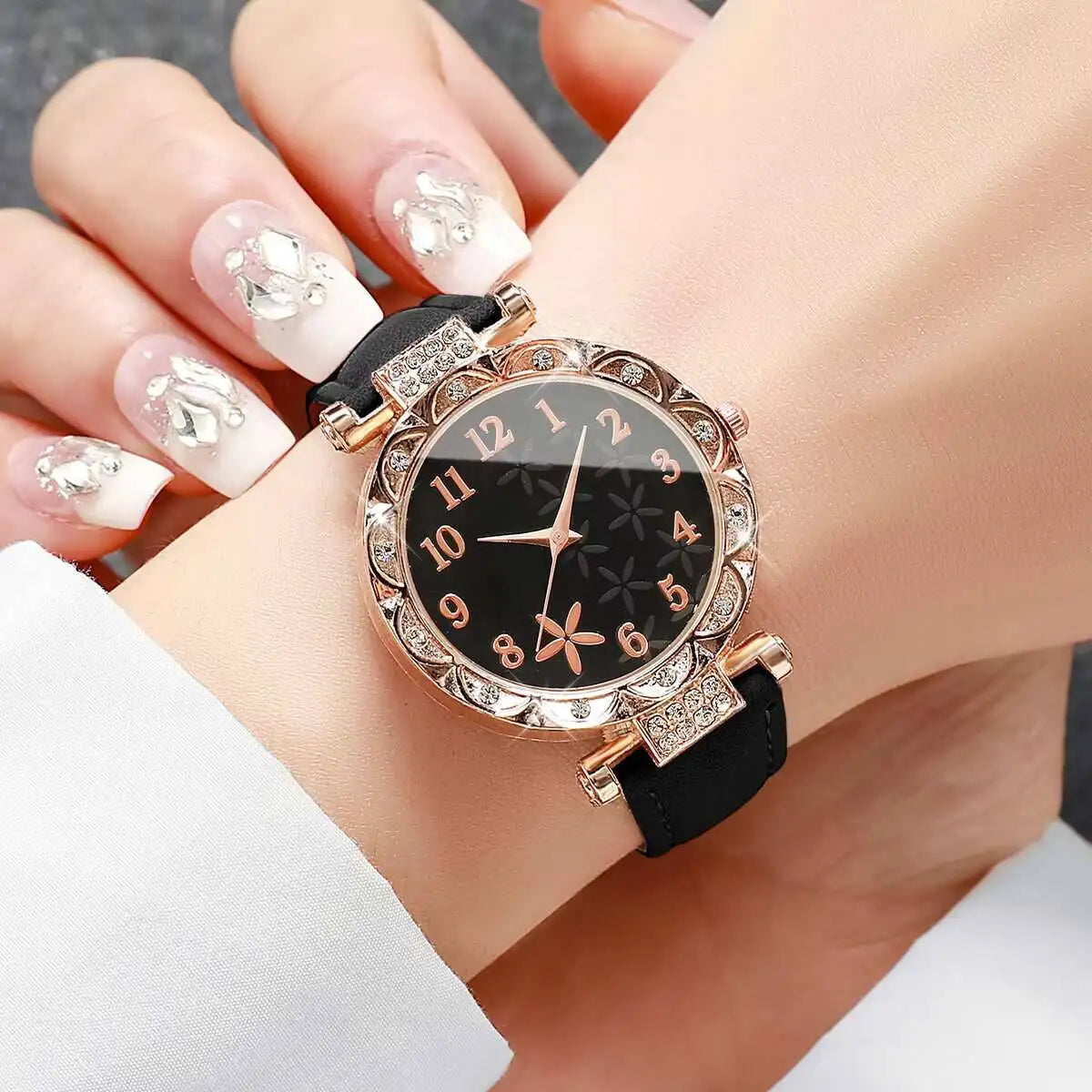 ساعة يد كوارتز أنيقة للنساء، مزينة بمينا مزهر وسوار جلدي، ساعة يد كوارتز نسائية (بدون علبة)