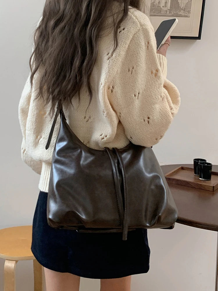 حقيبة تحت الإبط جديدة لعام 2025 حقيبة كتف نسائية كبيرة الحجم ذات سعة كبيرة وحقيبة سفر يومية وحقيبة كروس بودي وحقيبة نسائية