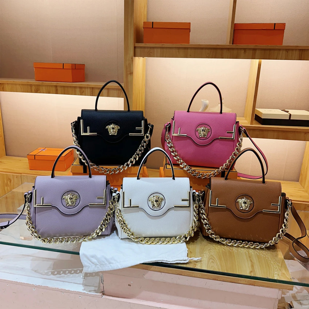 حقيبة يد أنيقة فاخرة مستوحاة من ميدوسا مصنوعة من الجلد الصناعي بسعة كبيرة مزودة بسلسلة مغناطيسية وحزام قابل للتعديل وحقيبة كروس بودي للاستخدام اليومي