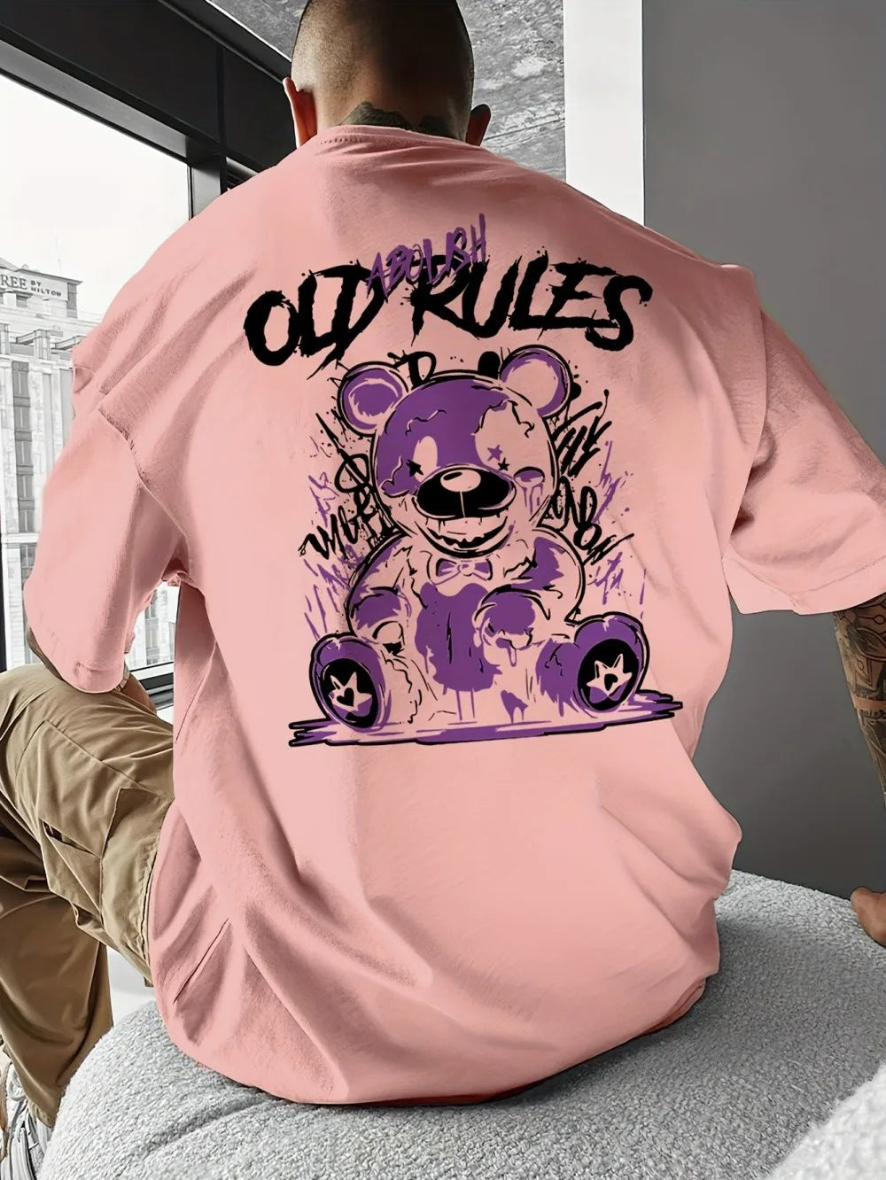 تيشيرت رجالي صيفي جديد رائج للغاية، مطبوع عليه حروف على شكل دب تيدي، مريح وجيد التهوية، برقبة دائرية، مناسب للارتداء في الهواء الطلق، بتصميم عصري أنيق.