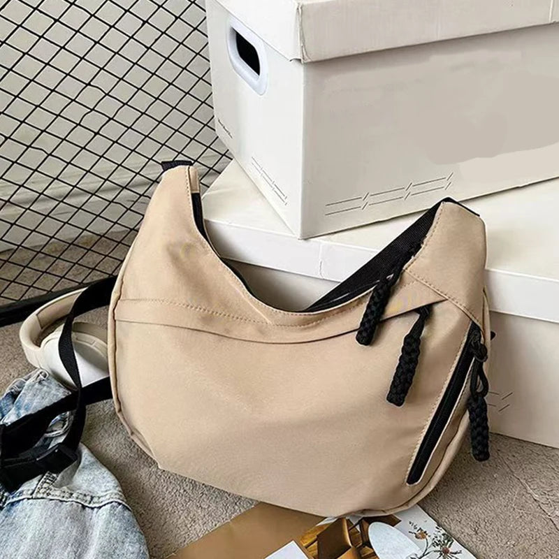 حقيبة كتف بتصميم محايد للرجال والنساء، مناسبة للنزهات غير الرسمية واستخدام العمل، مصنوعة من مادة النايلون.