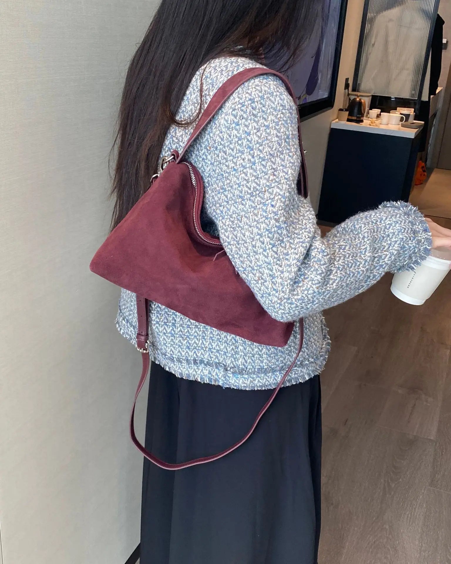 حقيبة يد نسائية فاخرة من الجلد السويدي الناعم غير اللامع بتصميم بوسطن كبير الحجم لفصل الخريف والشتاء، حقيبة كتف متقاطعة للنساء