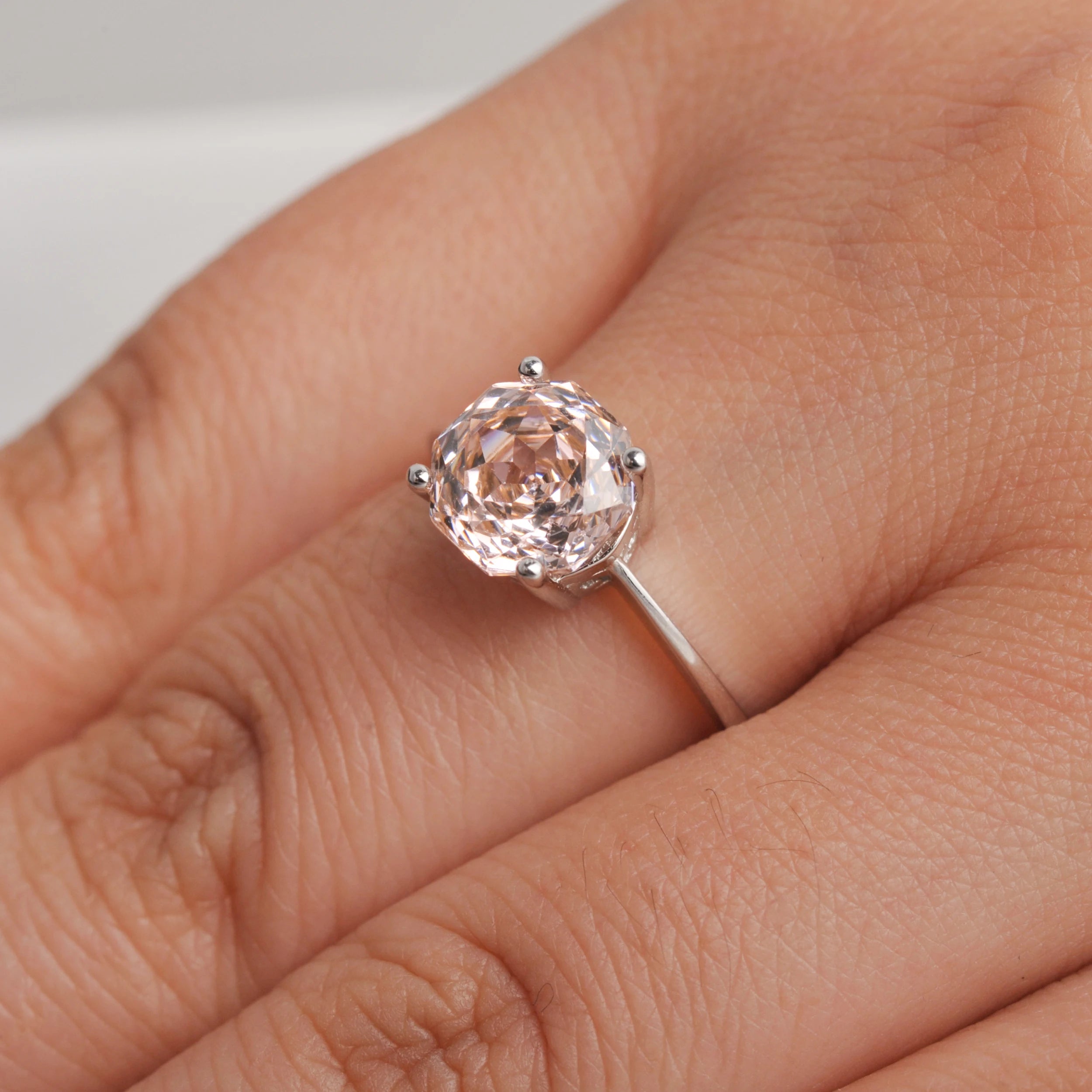 خاتم سوليتير من الفضة الإسترليني عيار 925 مرصع بحجر مورغانيت وردي مكعب الشكل بقطع الوردة عيار 2 قيراط، هدية مجوهرات للنساء