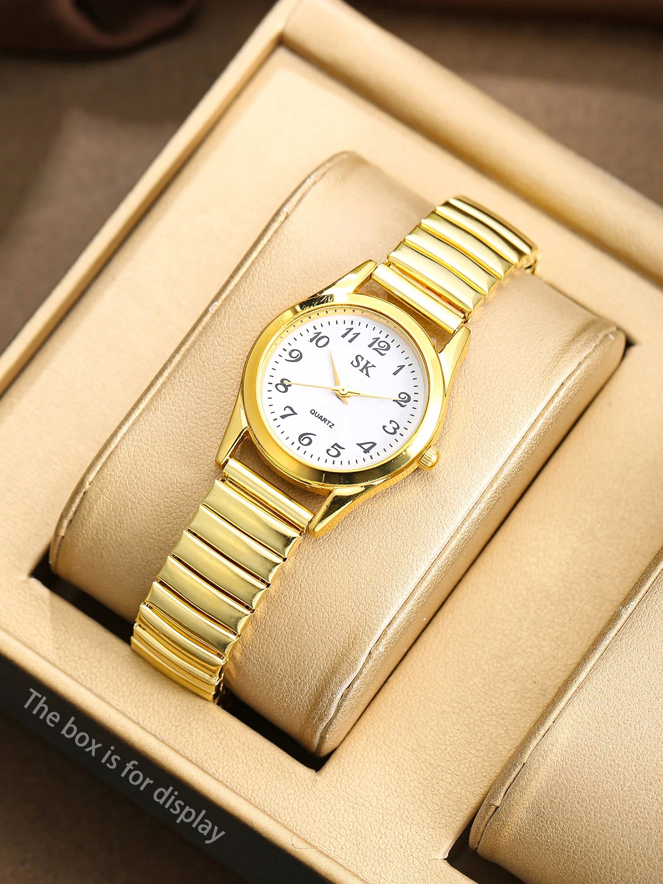 طقم ساعات نسائية أنيق وخفيف وفاخر مكون من 3 قطع، مناسب للارتداء اليومي، وهدية مثالية لأعياد الميلاد والمناسبات.