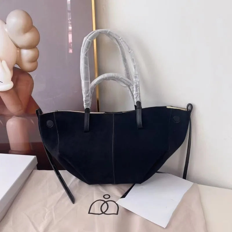 حقيبة يد كبيرة الحجم من الجلد الصناعي الناعم بلون موحد للنساء، بتصميم بسيط وسعة كبيرة، مناسبة للتسوق اليومي والتنقل