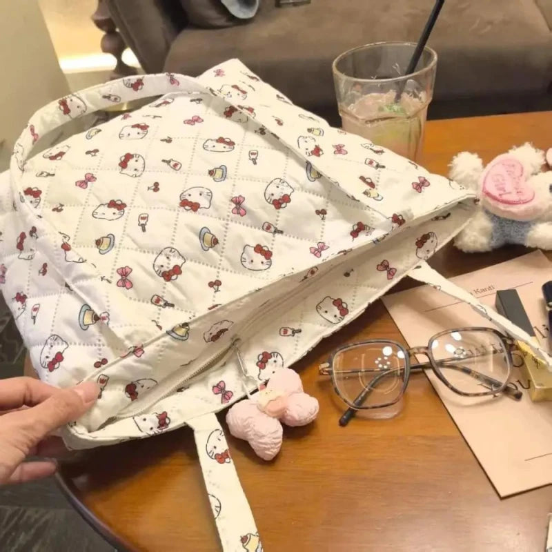 حقيبة تسوق مبطنة من سانريو هالو كيتي لخريف 2025، حقيبة كتف كبيرة الحجم من القطن المنفوخ بتصميم كاواي، محفظة لطيفة للنساء المراهقات