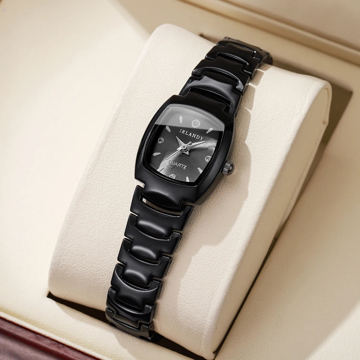 ساعة نسائية أنيقة مربعة الشكل تعمل بنظام الكوارتز التناظري، ساعة يد نسائية (بدون علبة)