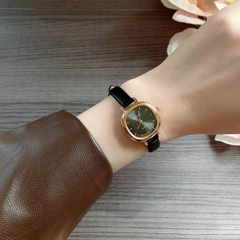 Square Exquisite Girls' Watch Brown Strap Simple and Versatile Quartz Watch for Women Suitable for Work/Decoration/ Parties