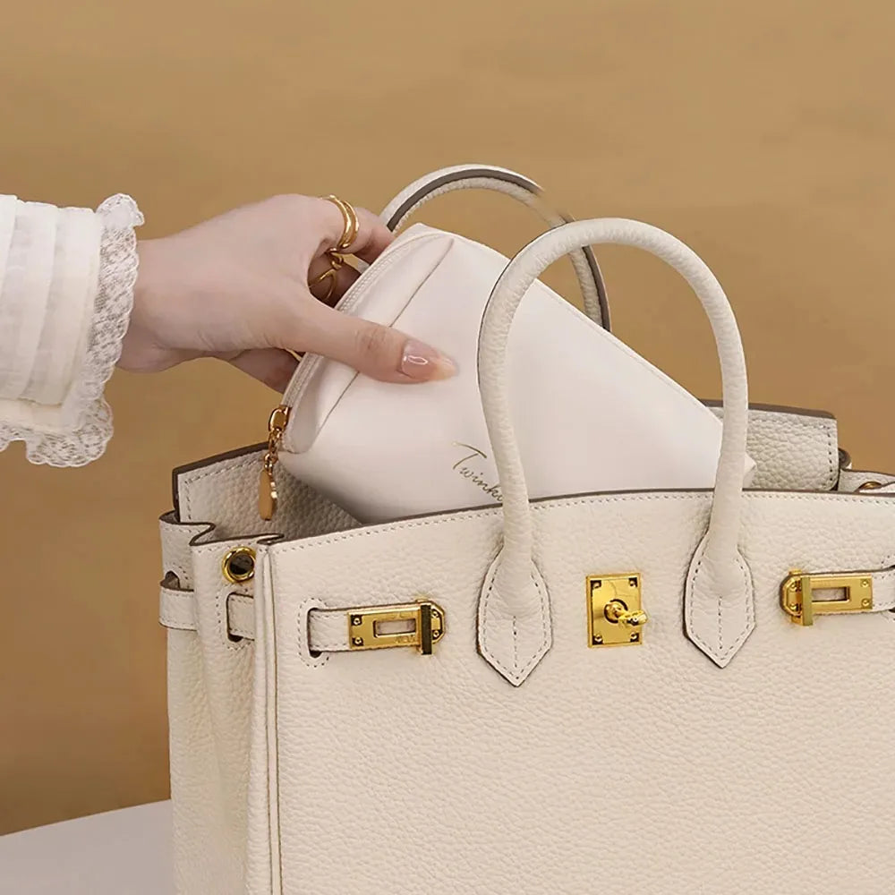 حقيبة مستحضرات تجميل للسفر، منظم مستحضرات تجميل، حقيبة غسيل من جلد البولي يوريثان المقاوم للماء، حافظة مستحضرات تجميل مسطحة بفتحة واسعة، حقيبة مستحضرات تجميل مع فاصل