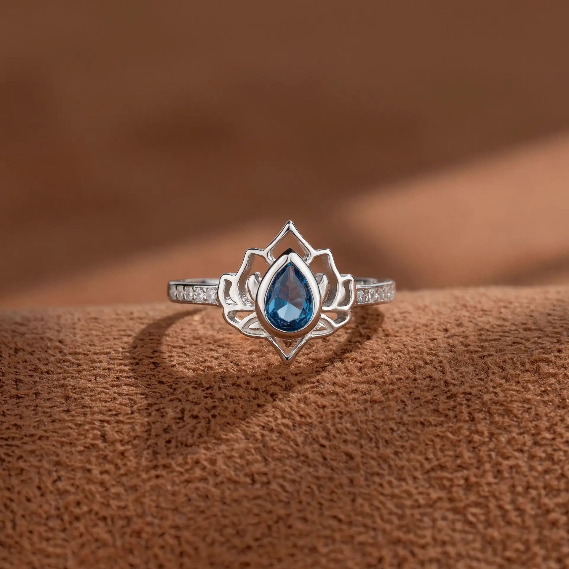 خاتم زهرة اللوتس العتيق من الفضة الإسترليني عيار 925 من YILOUCD للنساء، بتصميم زهرة بسيط ومرصع بالزركون الملون، قابل للتعديل، هدية مثالية للحفلات.