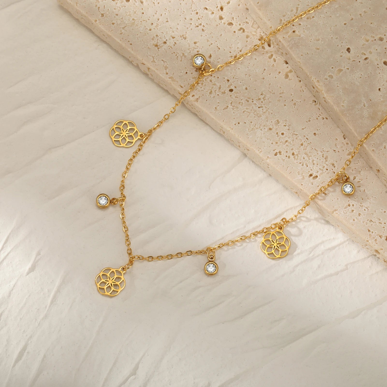 قلادة Lucktune على شكل زهرة اللوتس من الزركون للنساء، سلسلة من الفولاذ المقاوم للصدأ، مجوهرات، هدية عيد ميلاد جديدة