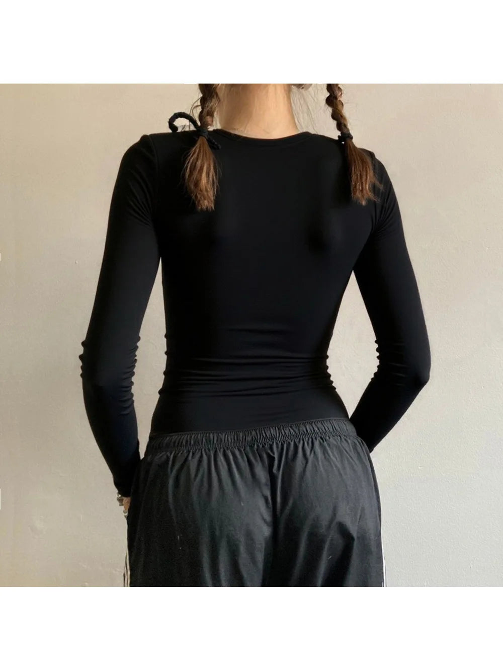 تي شيرت Y2K Millennium Spicy Girl Retro Floral Print Autumn بأكمام طويلة وقصّة صدر متقاطعة وفتحة رقبة على شكل حرف V