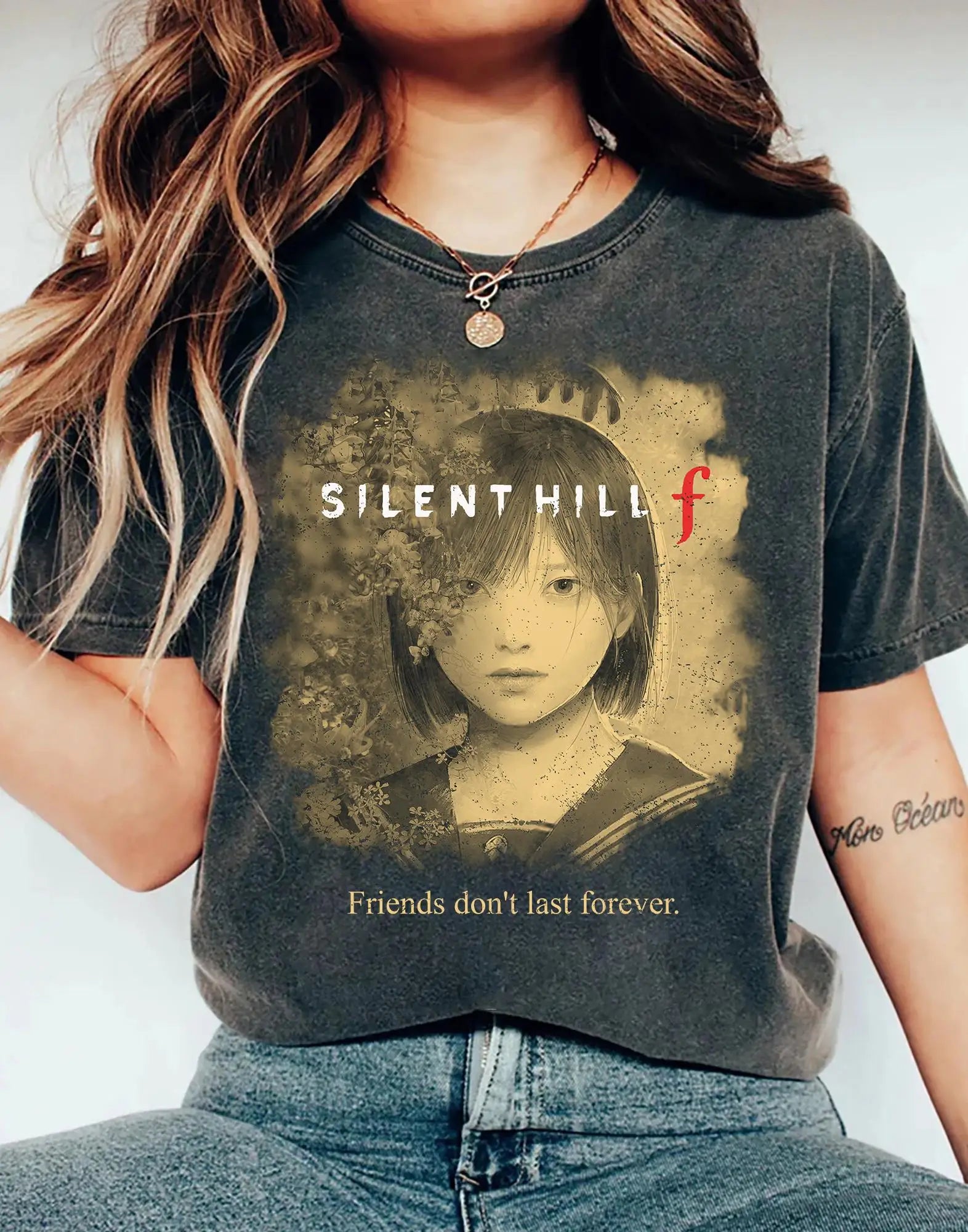 تي شيرت رجالي ونسائي من القطن مطبوع عليه رسومات سايلنت هيل F من لعبة الرعب، من تصميم هوت فينتاج، لمحبي ألعاب الرعب النفسية