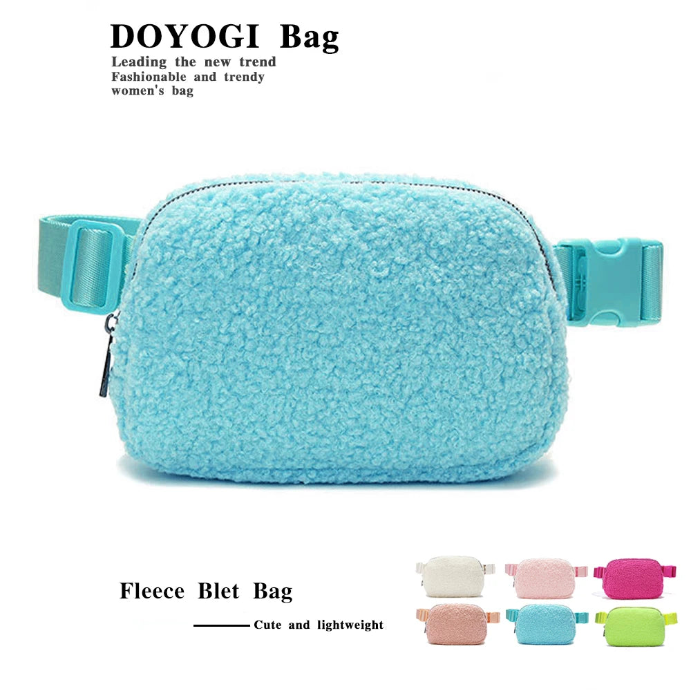 حقيبة حزام من الصوف الشتوي لكل مكان حقيبة كروس بودي نسائية بيضاء حقيبة خصر صغيرة بحزام قابل للتعديل (عاجي)