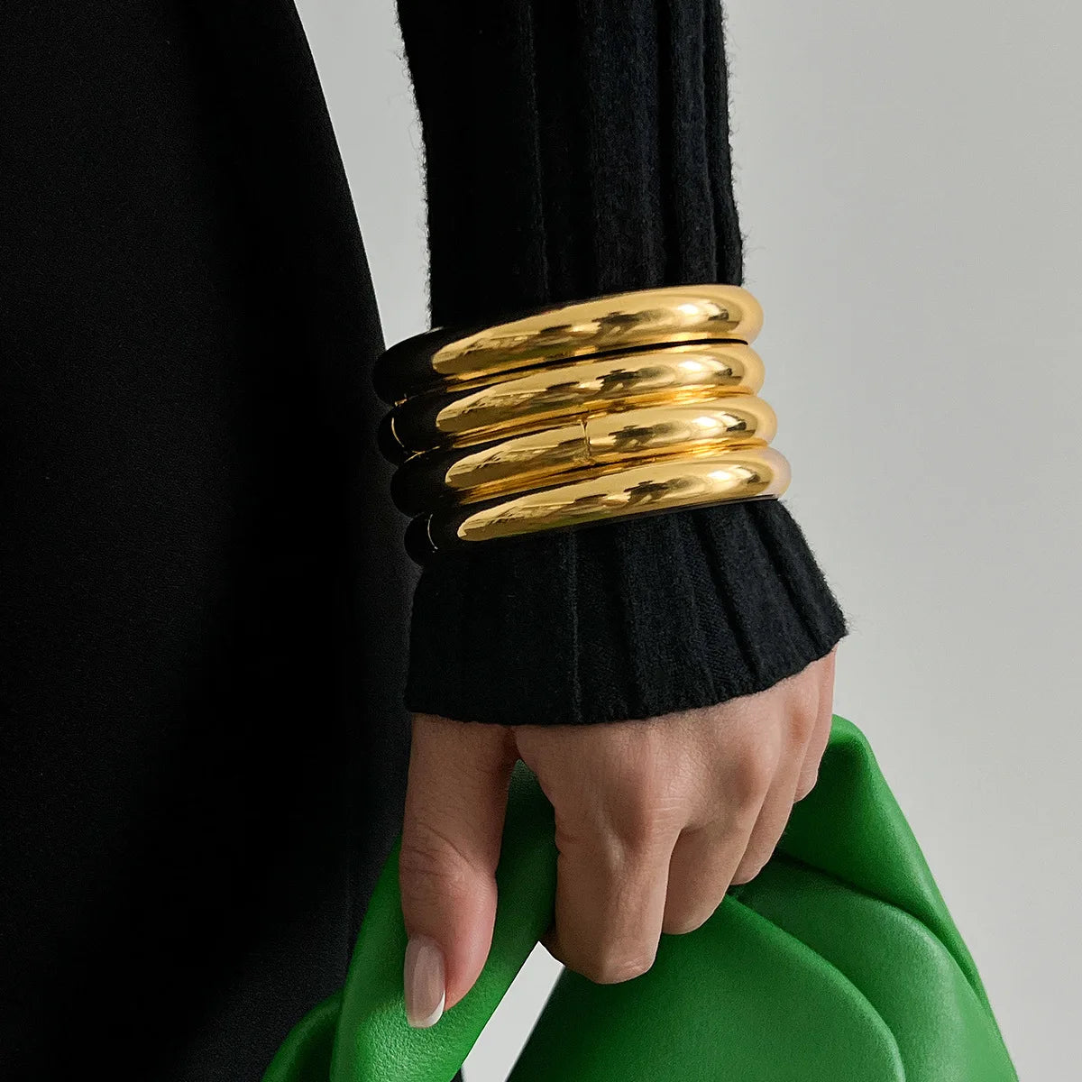 مجموعة أساور من الفولاذ المقاوم للصدأ من KMVEXO للنساء والرجال، أساور ملتوية باللون الذهبي والفضي، مجوهرات مميزة، أزياء الشارع القوطية