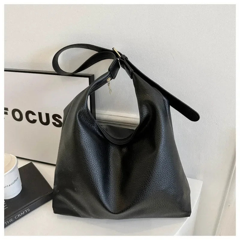 حقيبة توت جلدية عصرية للنساء لعام 2025، حقيبة كتف نسائية بسيطة كبيرة الحجم عالية السعة، حقائب يد نسائية، حقائب رسول