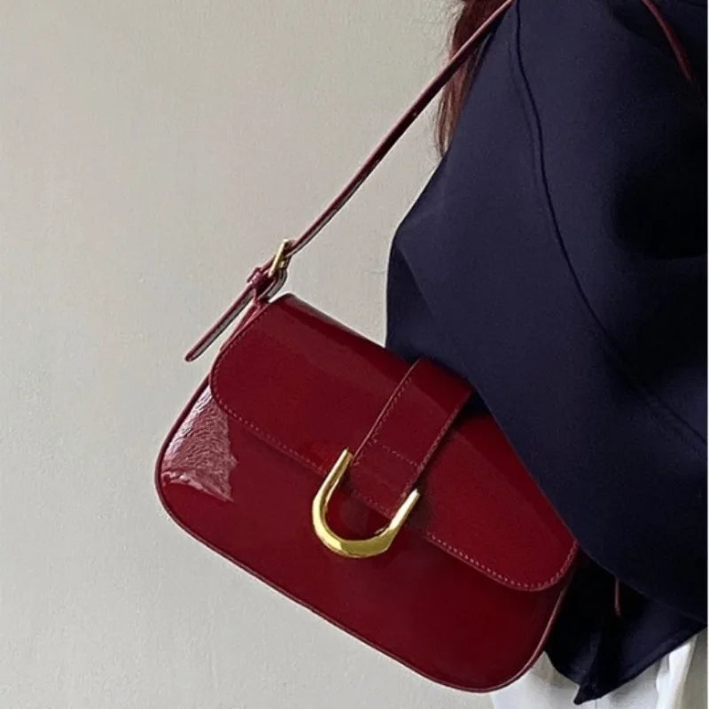 Classic PU Leather Horseshoe Buckle Casual Crossbody Bag Soild Color Small Shoulder Bag with Zipper Closure Women Clutch Purse