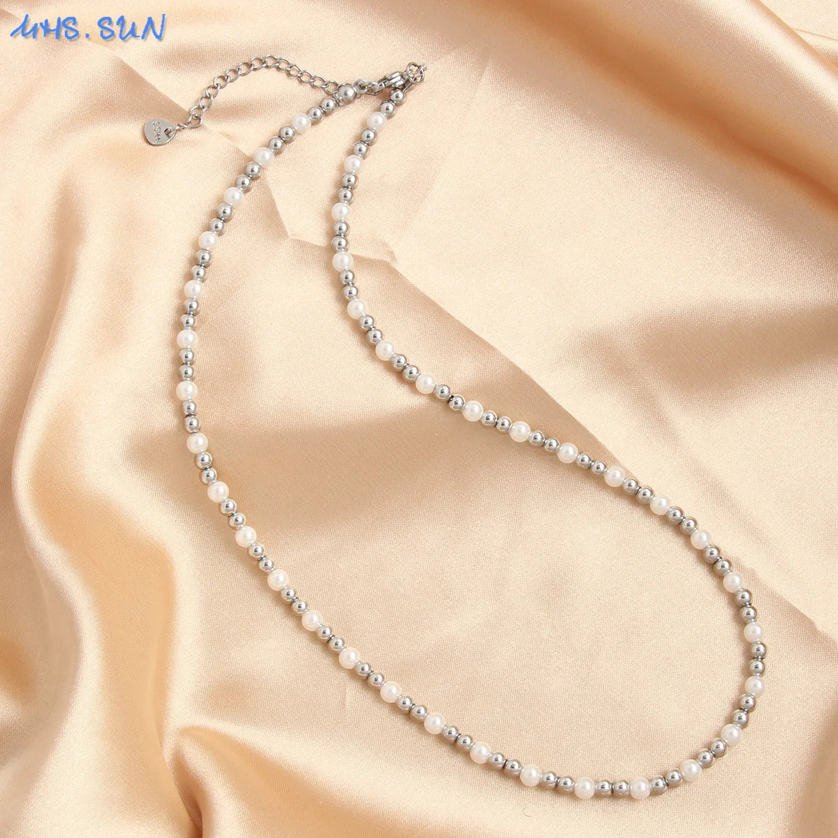 قلادة MHS.SUN العصرية المصنوعة من الفولاذ المقاوم للصدأ باللون الذهبي والمزينة بحبات اللؤلؤ 4/6/8/10 مم من الخرز المعدني مجوهرات قابلة للتعديل للنساء والرجال