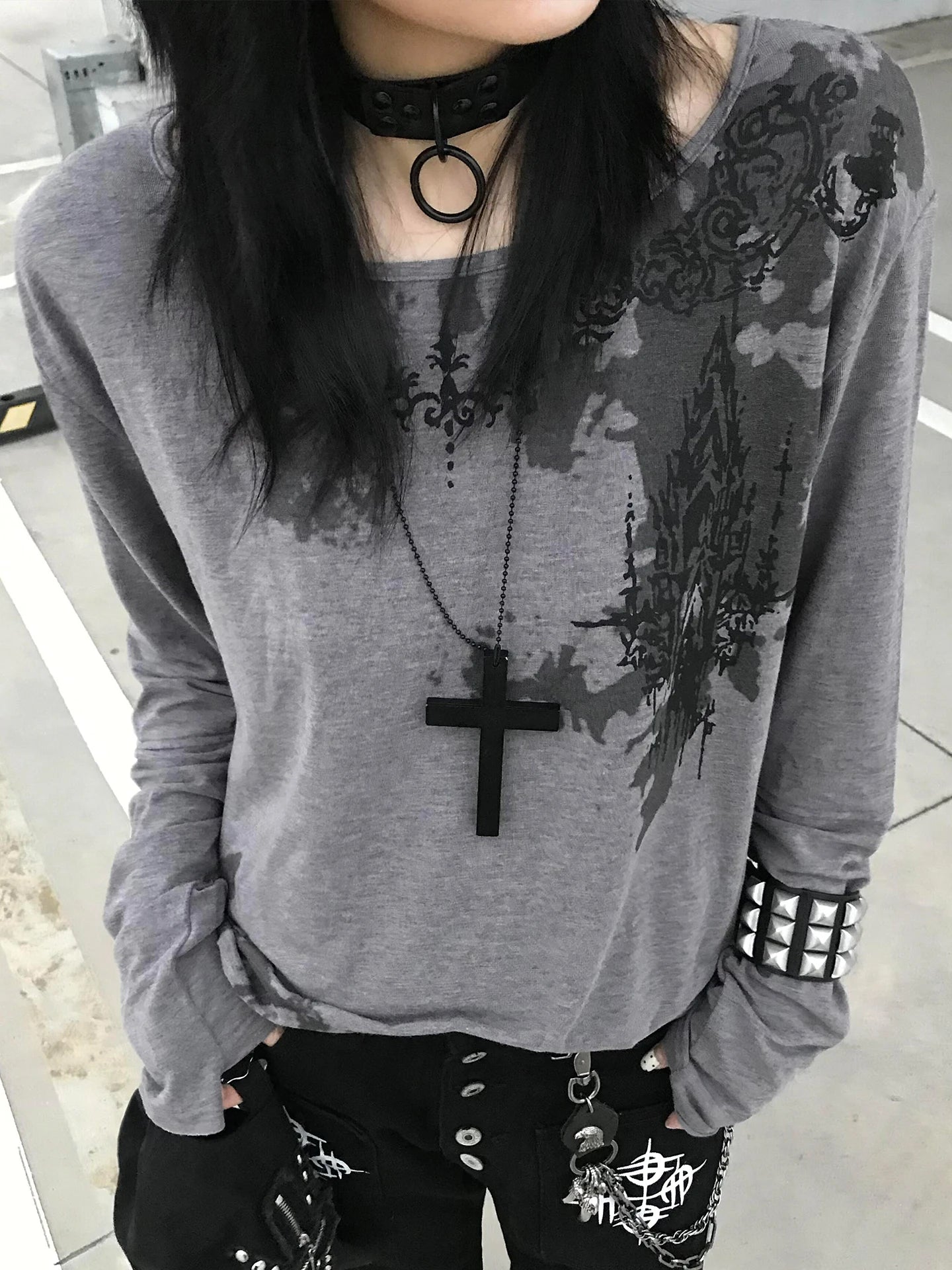 تي شيرت Genayooa Gothic Print نسائي بأكمام طويلة كاجوال Y2k Vintage Grunge Tops Tee Streetwear American Retro Tshirts Fairycore
