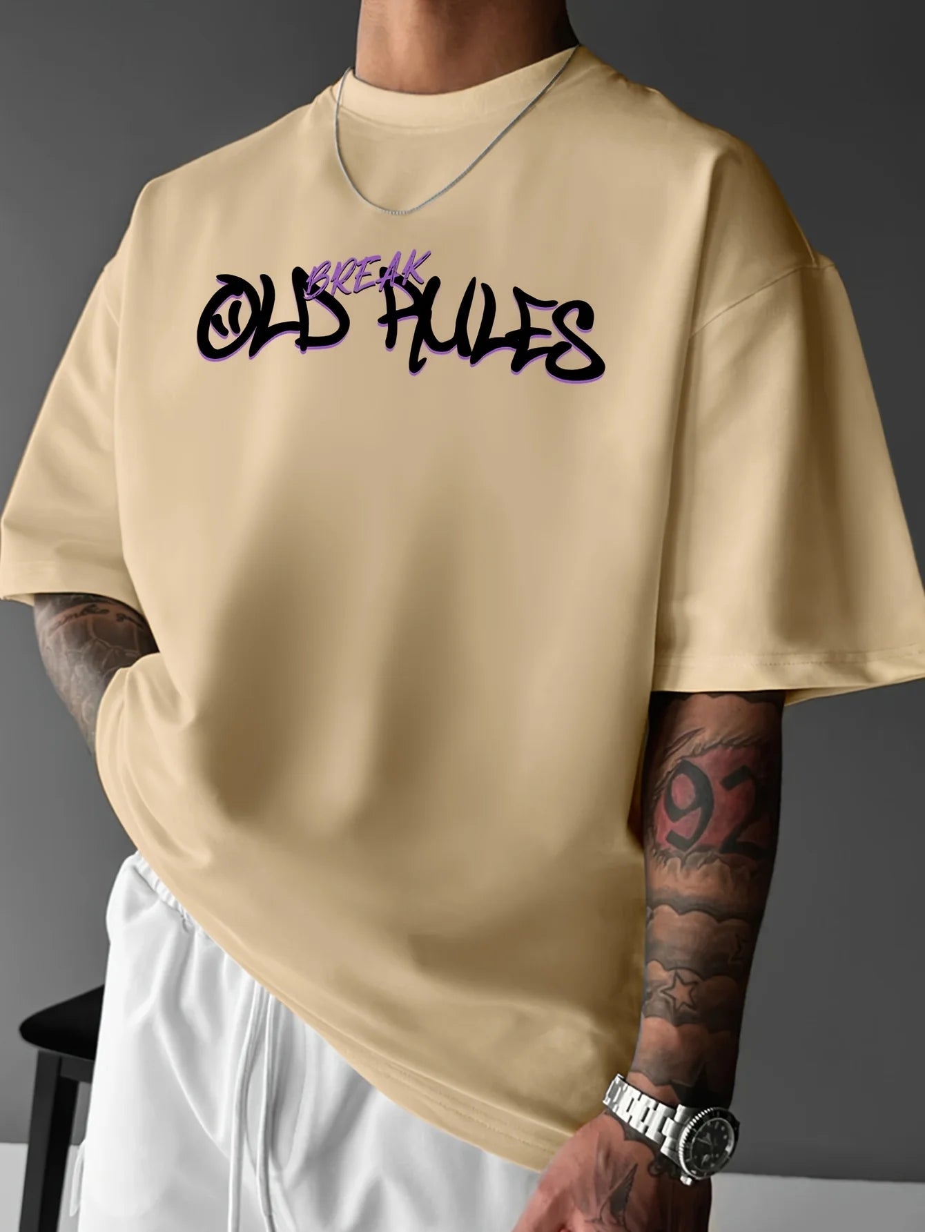 تيشيرت رجالي صيفي جديد رائج للغاية، مطبوع عليه حروف على شكل دب تيدي، مريح وجيد التهوية، برقبة دائرية، مناسب للارتداء في الهواء الطلق، بتصميم عصري أنيق.