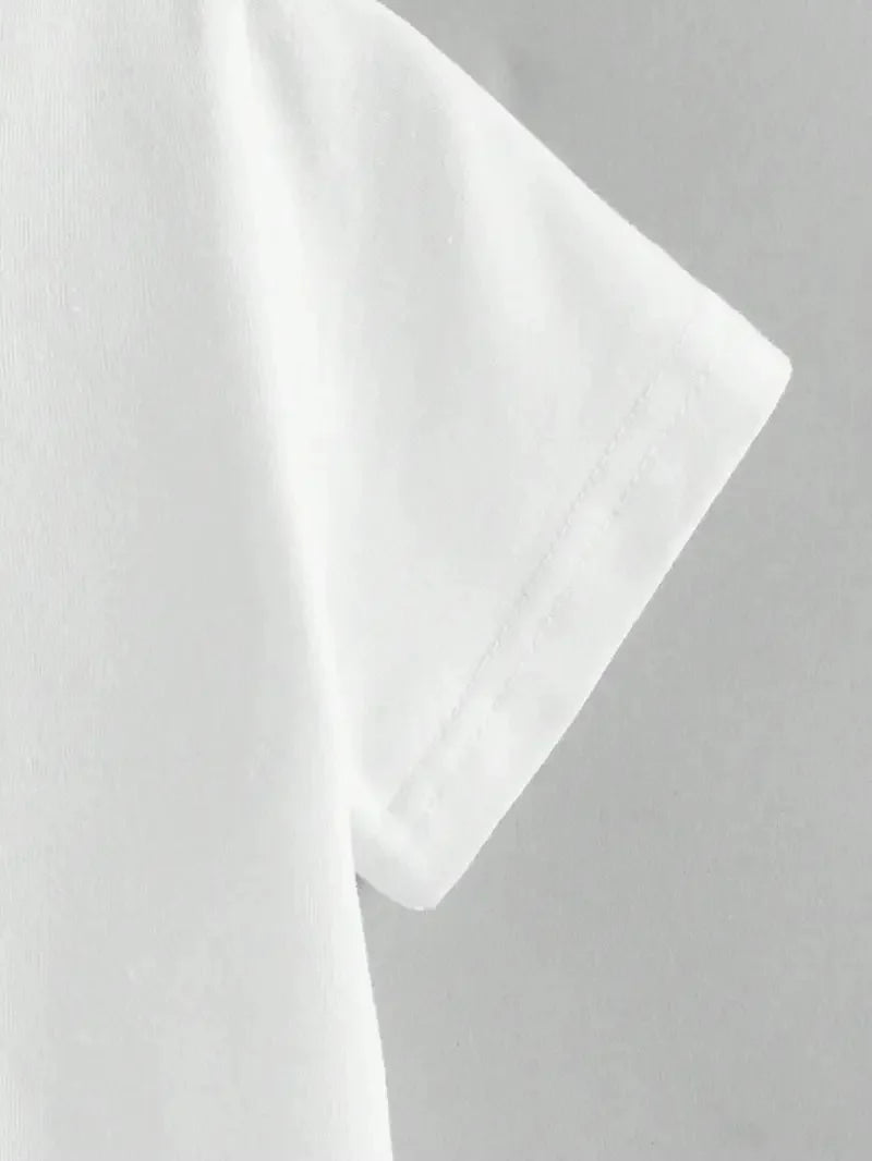 تيشيرت رجالي صيفي عصري مصنوع من القطن الخالص 100%، بتصميم فضفاض وطبعة رياضية، وياقة دائرية وأكمام قصيرة.