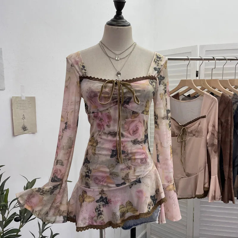 تي شيرت ISAROSE Vintage Tie Dyeing Tops للنساء بياقة مربعة وأكمام واسعة من القماش الشبكي المطاطي لفصل الربيع والخريف وحواف من الدانتيل غير المتماثلة