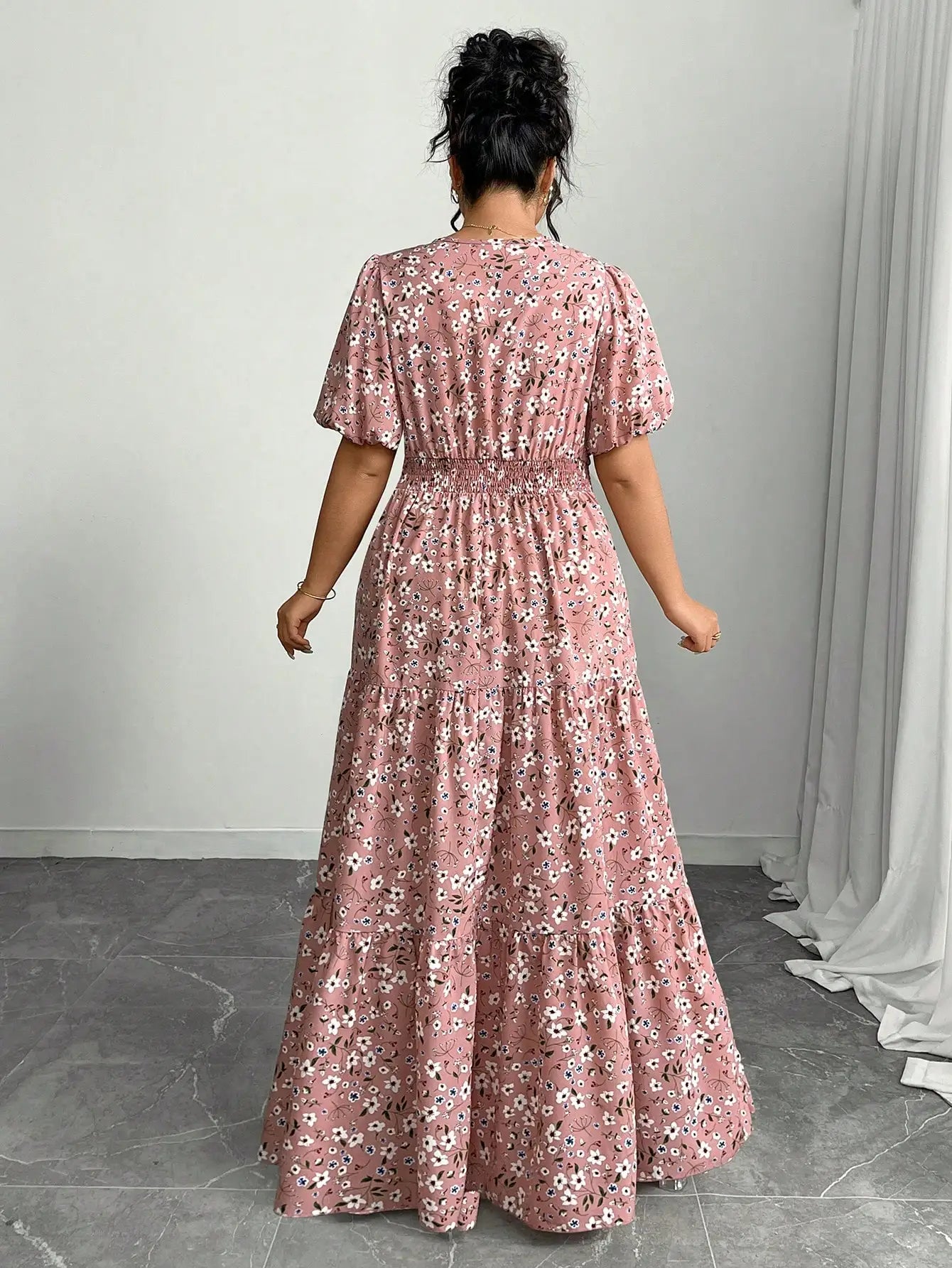 Plus-Size Elegant Casual Vacation V-Neck Ruched Flowy Hem Puff Sleeve Long Dress, Floral Pattern, Everyday Going-Out Dress for Women