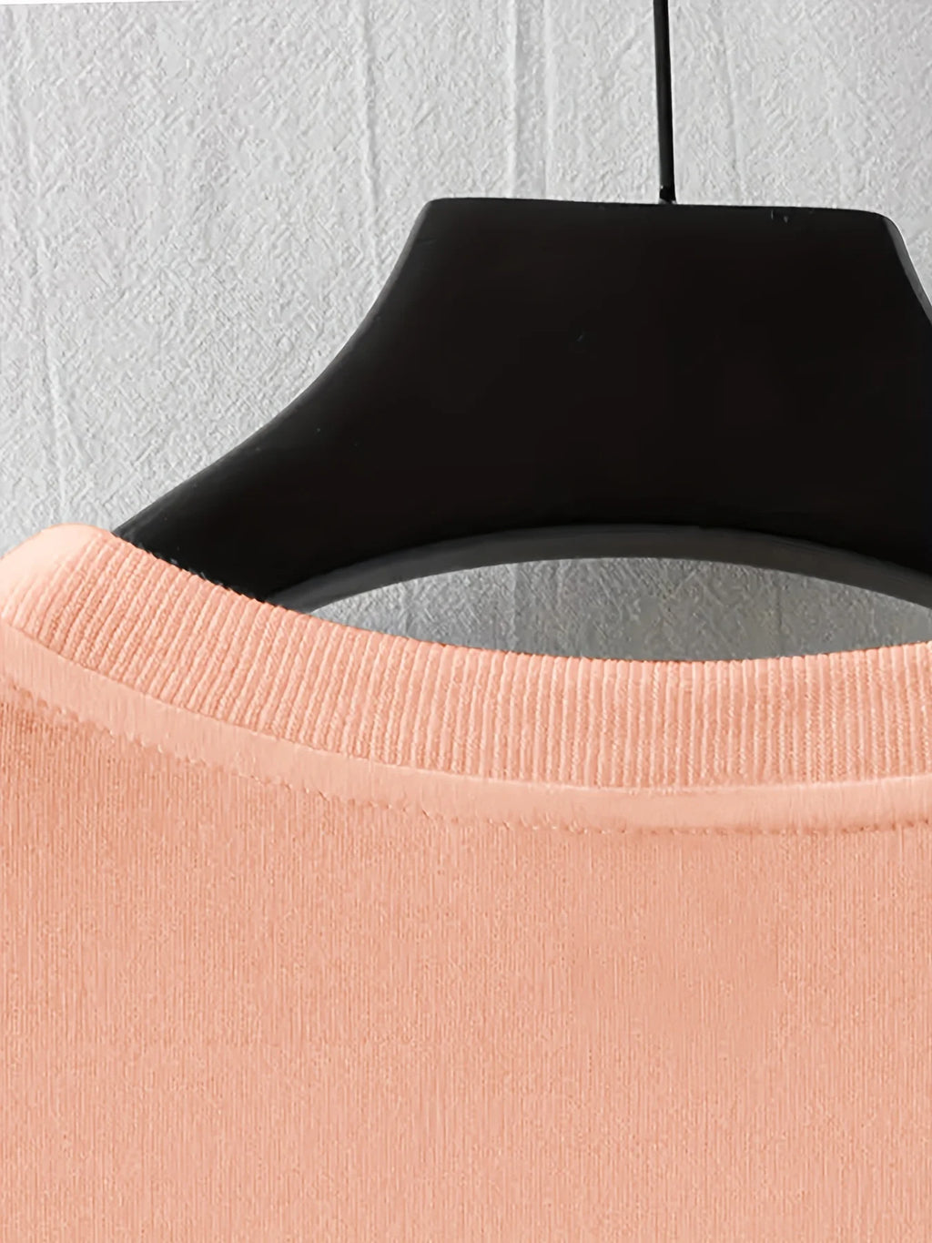 تيشيرت رجالي صيفي فضفاض مصنوع من القطن الخالص 100%، مطبوع عليه حروف WHATEVER، مريح وعملي، بياقة دائرية وأكمام قصيرة.