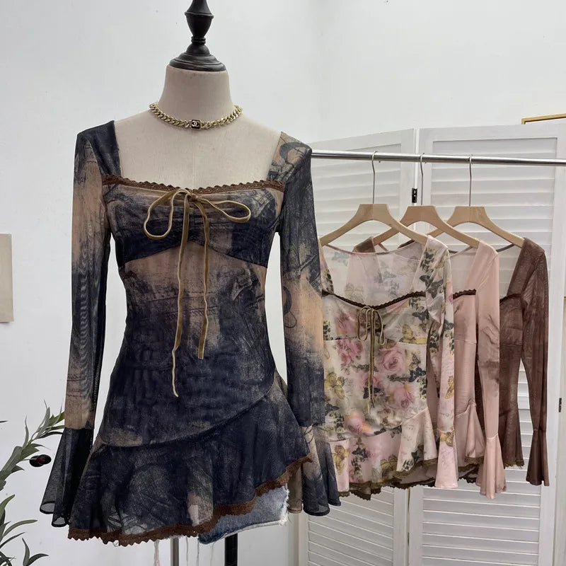 تي شيرت ISAROSE Vintage Tie Dyeing Tops للنساء بياقة مربعة وأكمام واسعة من القماش الشبكي المطاطي لفصل الربيع والخريف وحواف من الدانتيل غير المتماثلة